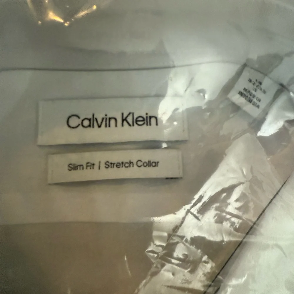 Brand new size small Calvin Klein Men's Crisp White Dress Shirt - Picture 2 of 4